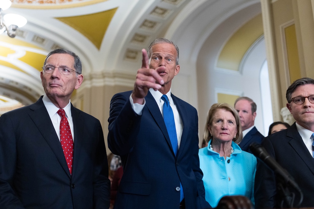 NextImg:Thune gives Democrats last shot at ‘unserious’ government funding bid