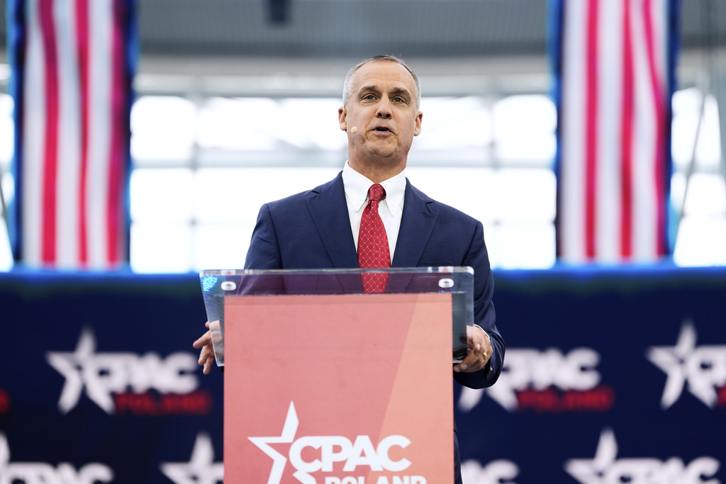 NextImg:Top Trump adviser hints at primary run in New Hampshire