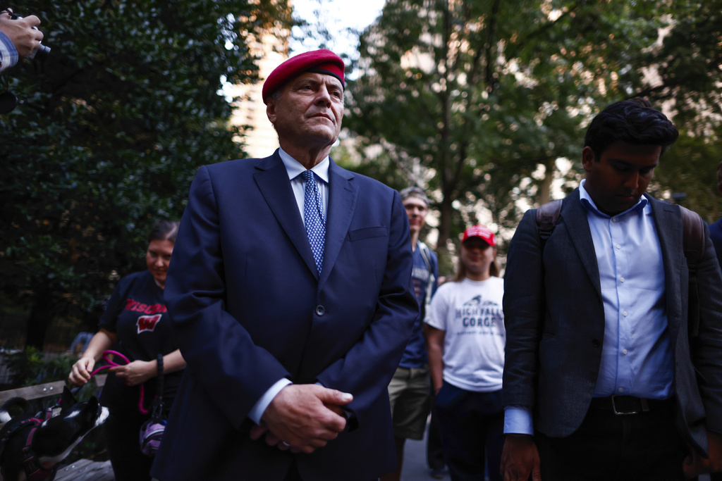 NextImg:Pressure builds for Sliwa to follow Eric Adams in exiting NYC mayoral race