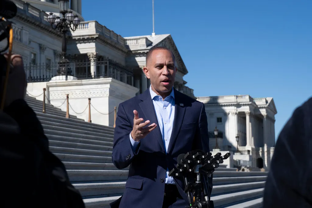 Jeffries says Jay Jones has ‘appropriately apologized’ for what he said in leaked texts