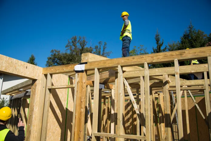 Arizonan fights city hall, wins battle in fight to build hotel