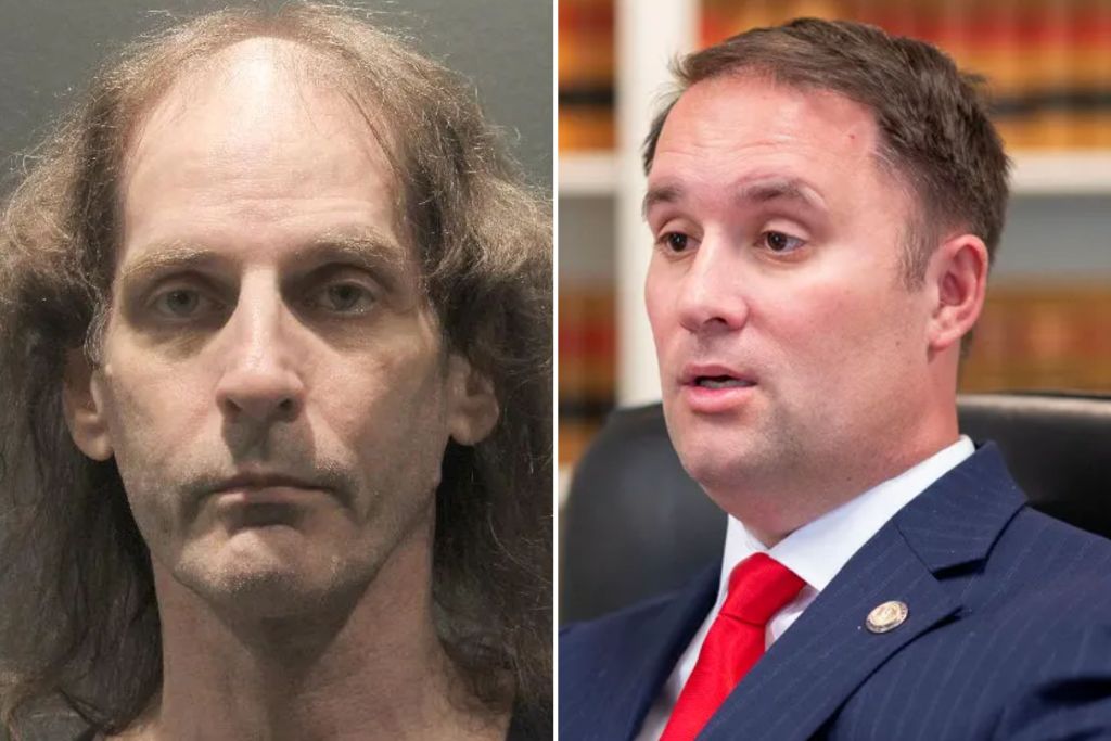 NextImg:Virginia AG seeks consequences for school locker room policies