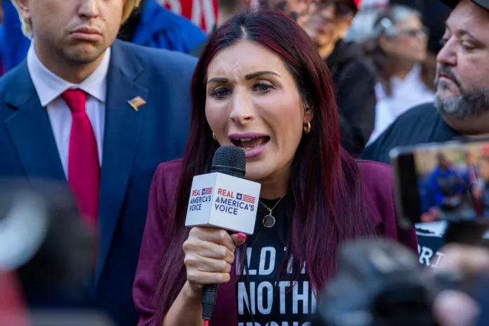 Loomer pledges not to vote in 2026, leaves GOP after Qatari defense agreement thumbnail