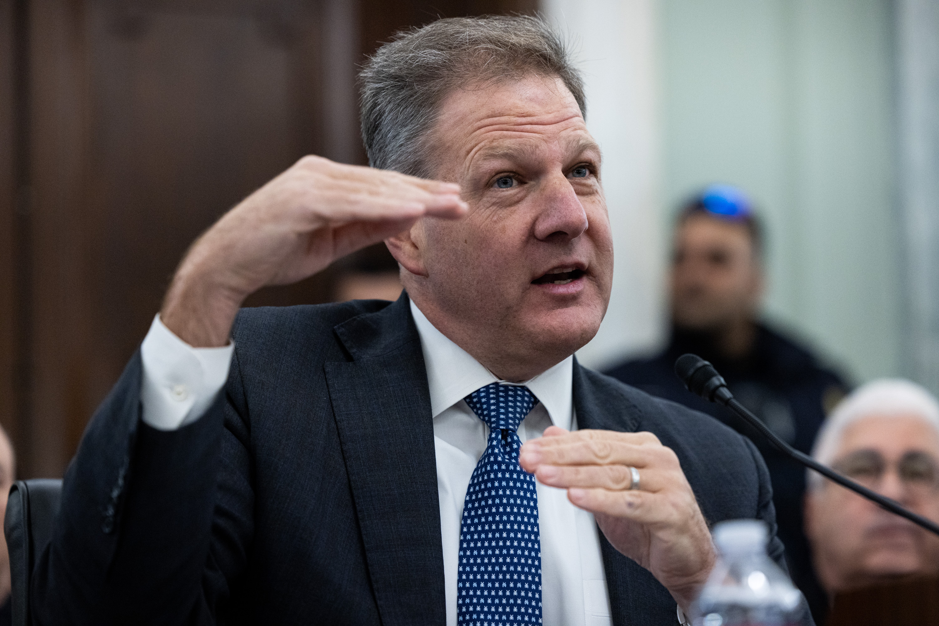 Senators warn of ‘fragile’ US air system after 43-day shutdown