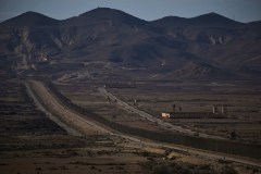 Israeli defense minister says country will close border with Egypt to combat smuggling