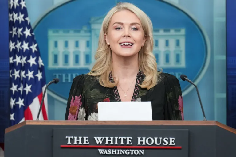 White House press secretary Karoline Leavitt announces public tours of the White House will begin again in early December during a briefing with reporters in the James Brady Press Briefing Room at the White House, Tuesday, Nov. 4, 2025, in Washington. (AP Photo/Jacquelyn Martin)