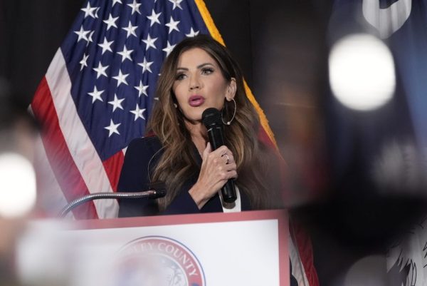 Noem unveils $10,000 bonus paychecks for TSA agents who stuck out shutdown