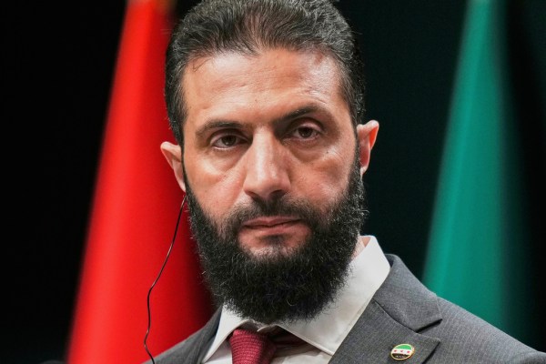Why is US leaving Syrian door open to Russia?
