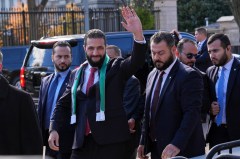 Trump quietly meets with Syria’s former jihadist president at White House