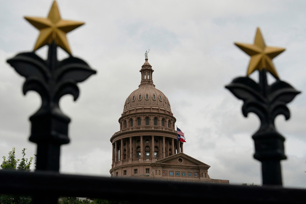 Redistricting setbacks in court slow GOP map push ahead of 2026