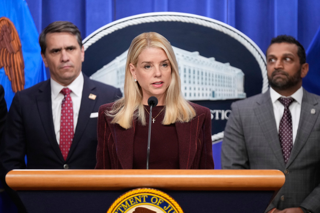 Bondi signals Obama-Biden era conspiracy case could drop in 2026