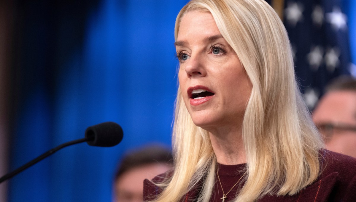 Fired DOJ immigration judge sues Bondi over alleged sex discrimination