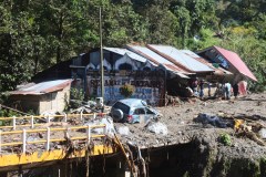Death toll from floods and mudslides in Sri Lanka rises to 132, with 176 people still missing