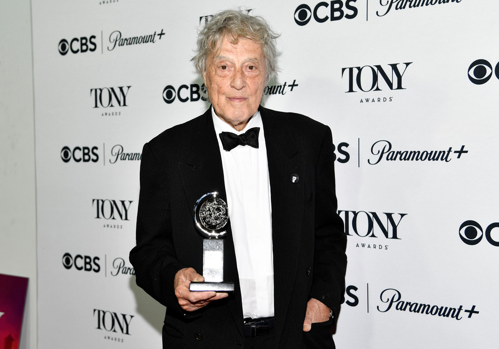 British playwright Tom Stoppard, who won Academy Award for Shakespeare In Love, has died at 88