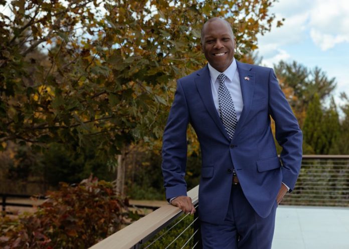 Virginia Republican launches Senate race against Mark Warner