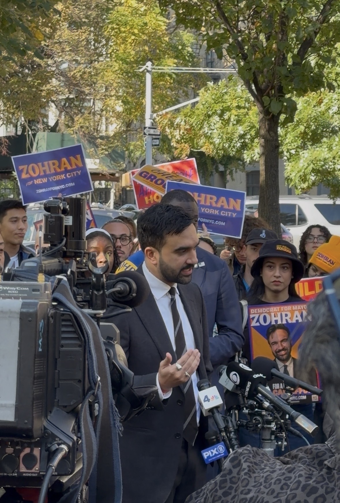 Mamdani mobilizes volunteer army to break door-knocking record in early voting finale