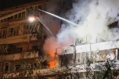 Russian attacks kill 3 as diplomatic efforts to end the war in Ukraine gain momentum