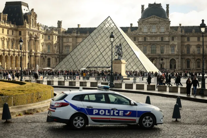 Four more arrested in connection with Louvre heist of crown jewels