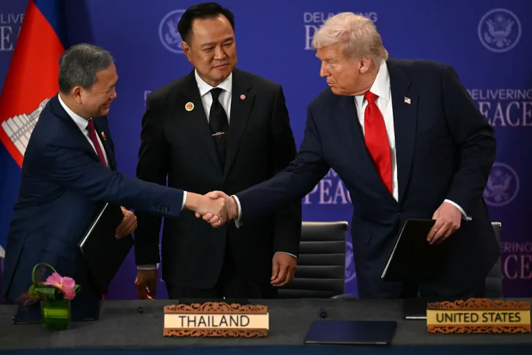 Thai Prime Minister Anutin Charnvirakul, Cambodian Prime Minister Hun Manet, and U.S. President Donald Trump.