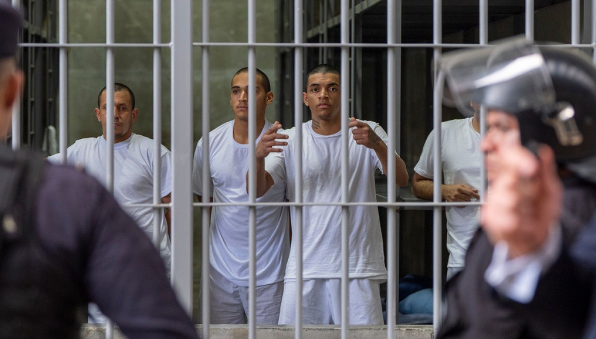 60 Minutes correspondent rips ‘political’ decision to pull segment on Trump deportations