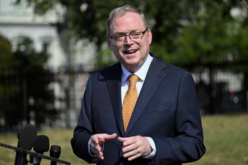 Hassett cites AI boom as justification for Fed to slash interest rates