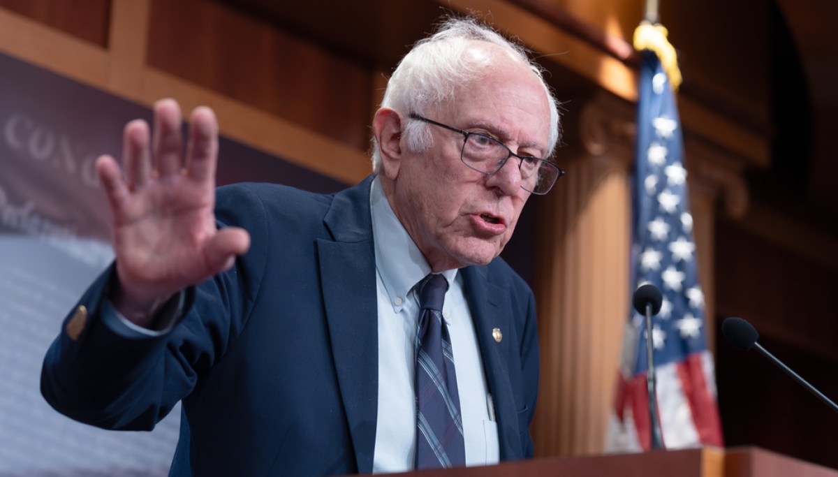 “Sanders Push for Credit Card Cap Puts American Economy at Risk!”