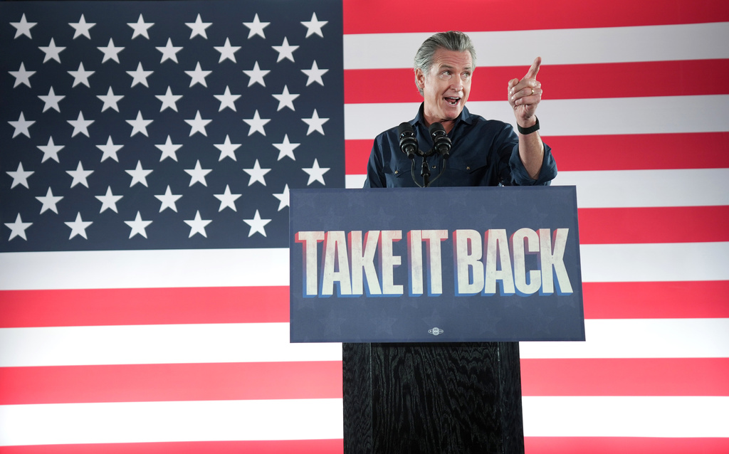 Newsom spars with Bondi over California redistricting lawsuit after Texas win