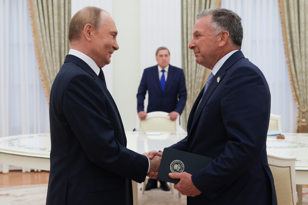 Steve Witkoff prepares for Kremlin meeting, but Putin says deal is ‘impossible’
