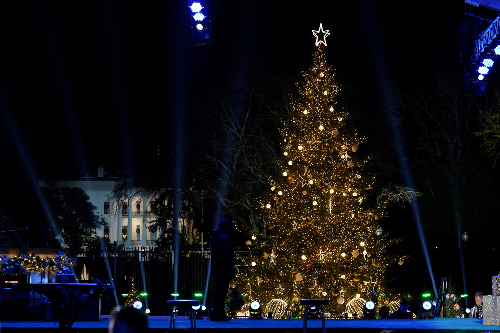Washington, DC, lights the National Christmas Tree