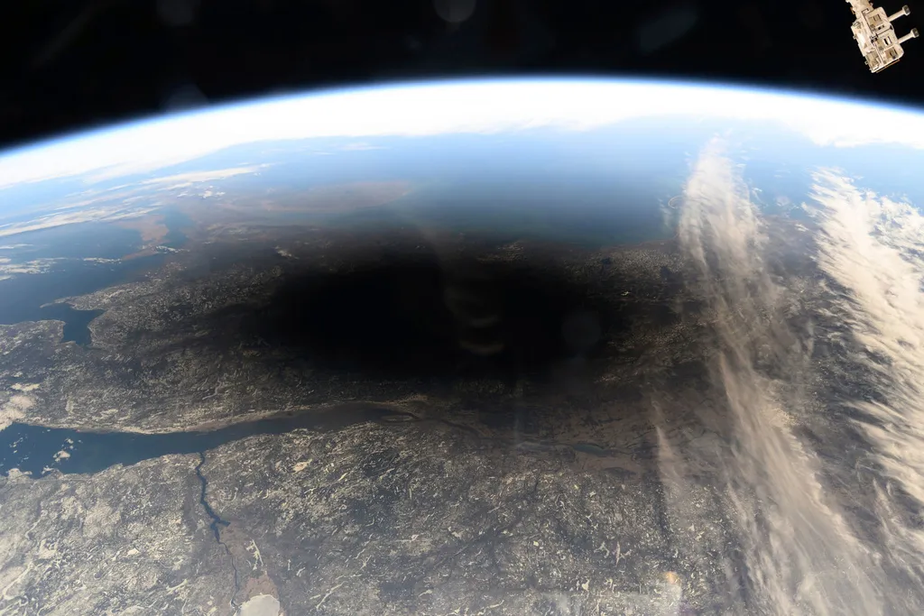 Meteor explodes near Boston: ‘Bigger than a normal fireball’