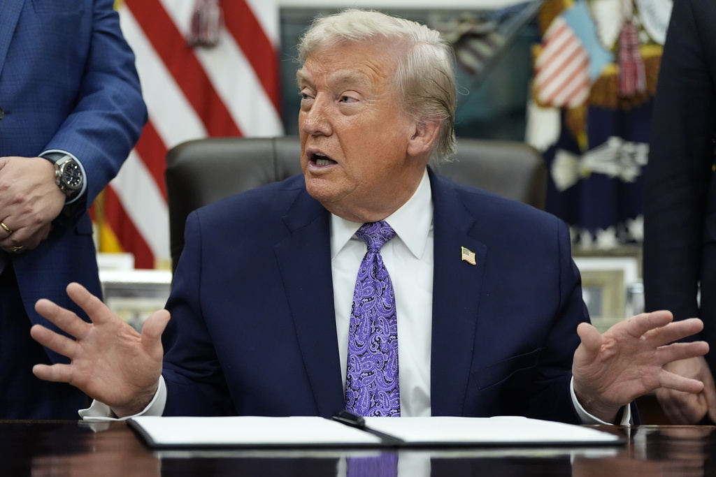 Trump wants next Fed chair to consult with him on interest rates and get them down to 1%