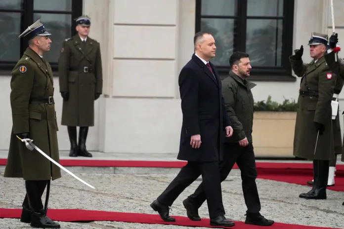 US offers to hold peace talks with Ukraine and Russia as negotiations stall