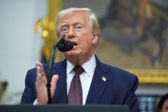 What can Trump do to change the tide before the 2026 midterm elections?