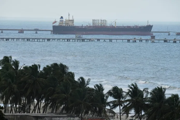 washingtonexaminer.com - David Zimmermann - Treasury expands sanctions on oil companies in Venezuela