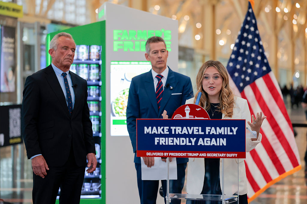 An airport spectacle for the whole family