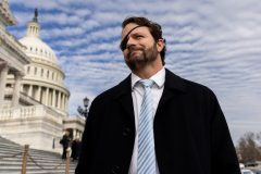 Trump’s snub of Crenshaw may not sway Texas voters away from incumbent