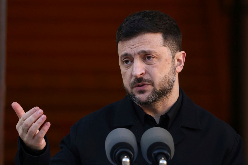 Zelensky offers demilitarized zone in Donetsk as US pushes Ukraine and Russia to compromise