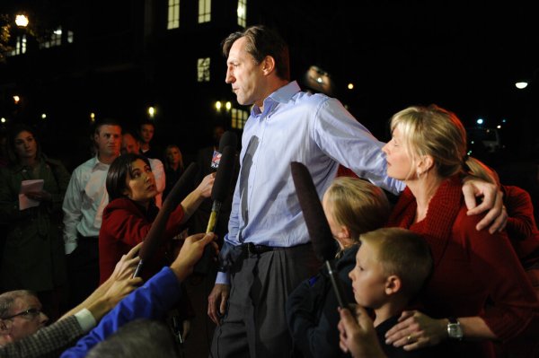 Former NBA player Chris Dudley launches another bid for Oregon governor