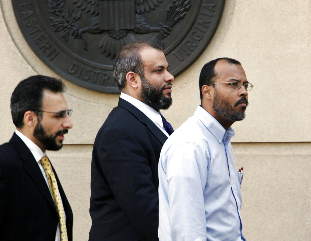 Court throws out convictions of Muslim man who encouraged others to join terrorist group