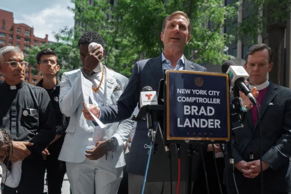 Teamsters backs Goldman over Lander after incumbent launched campaign