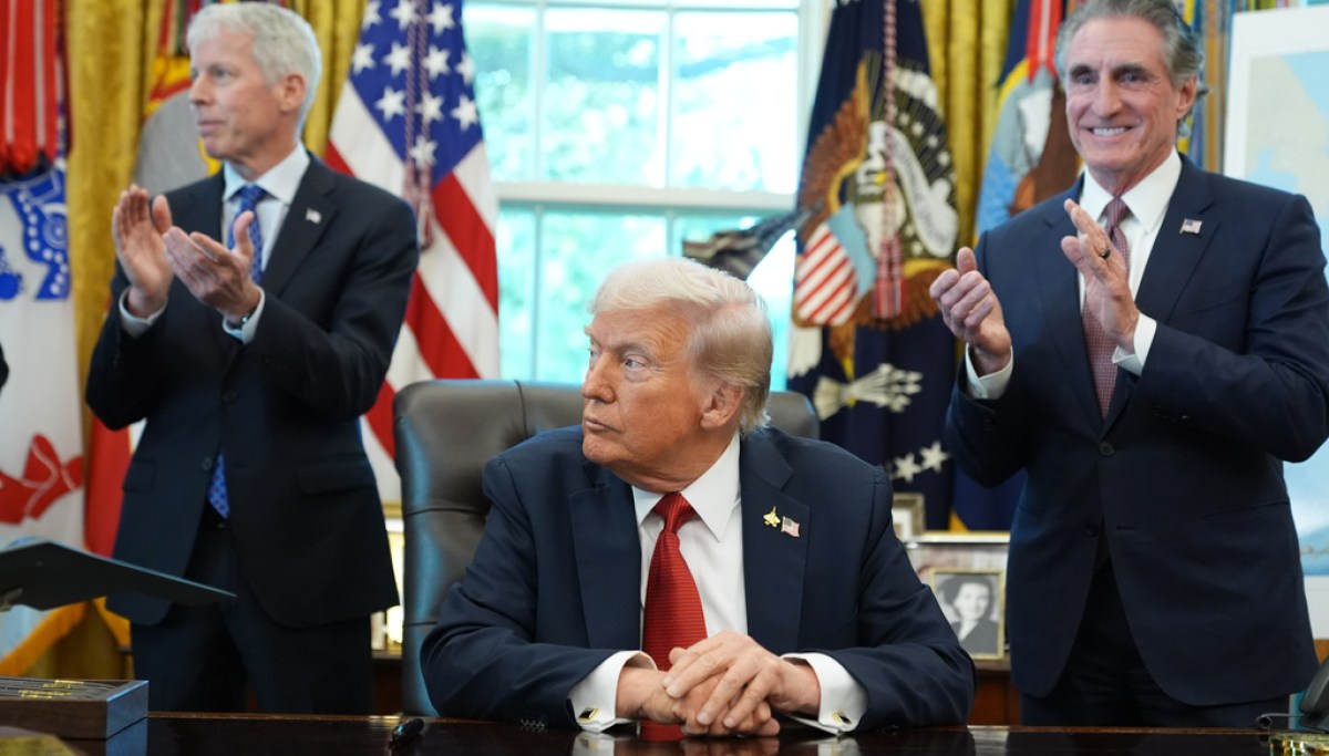 Trump unveils plan to shift power costs to AI data centers