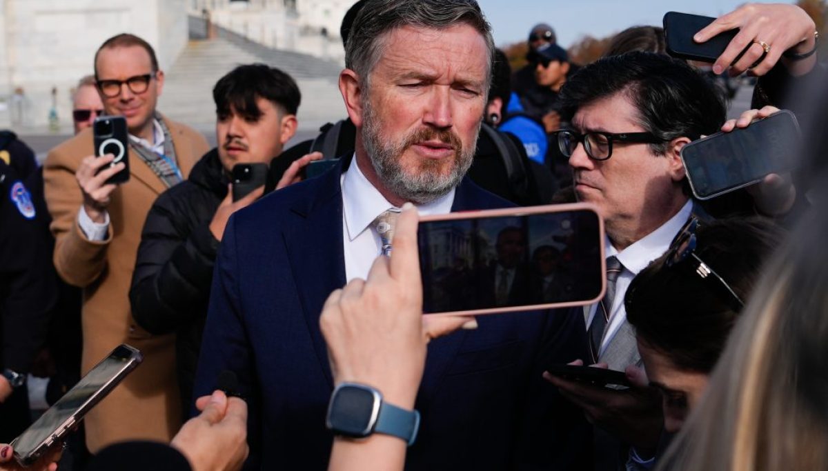 Massie says carrying gun not 'death sentence' after Pretti shooting