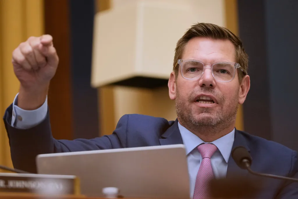 Eric Swalwell says Smith did ‘everything right’