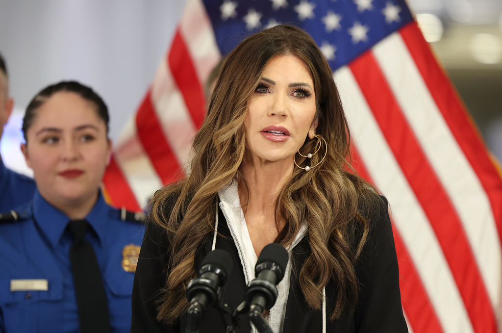 WATCH LIVE: Noem holds press briefing on NYC immigration enforcement