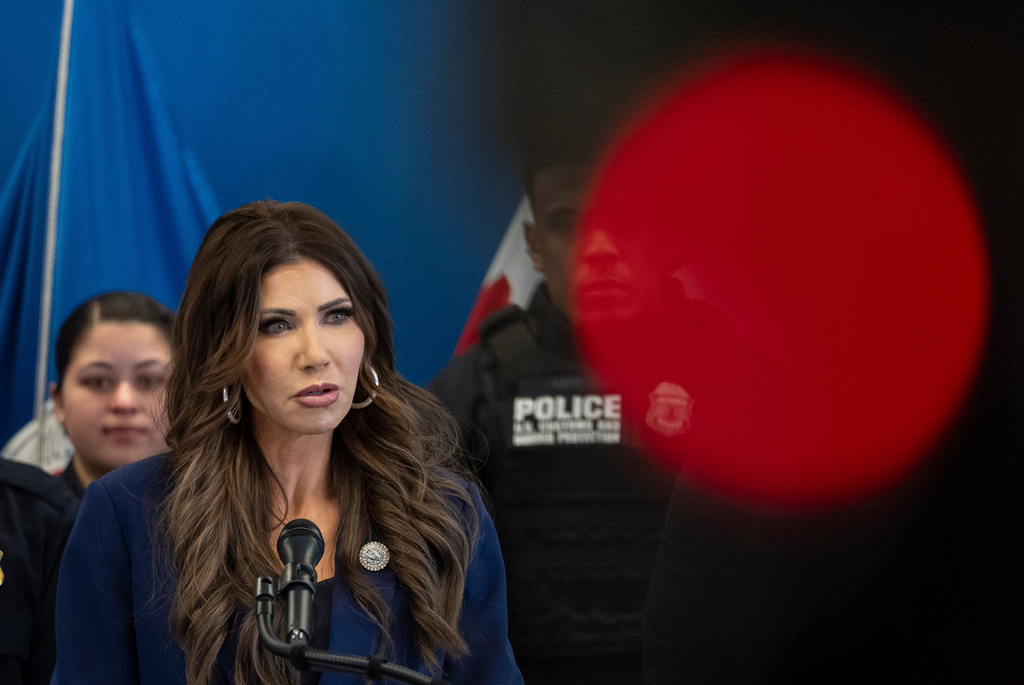 Noem changes protocol for lawmakers’ oversight of ICE facilities after Minnesota shooting