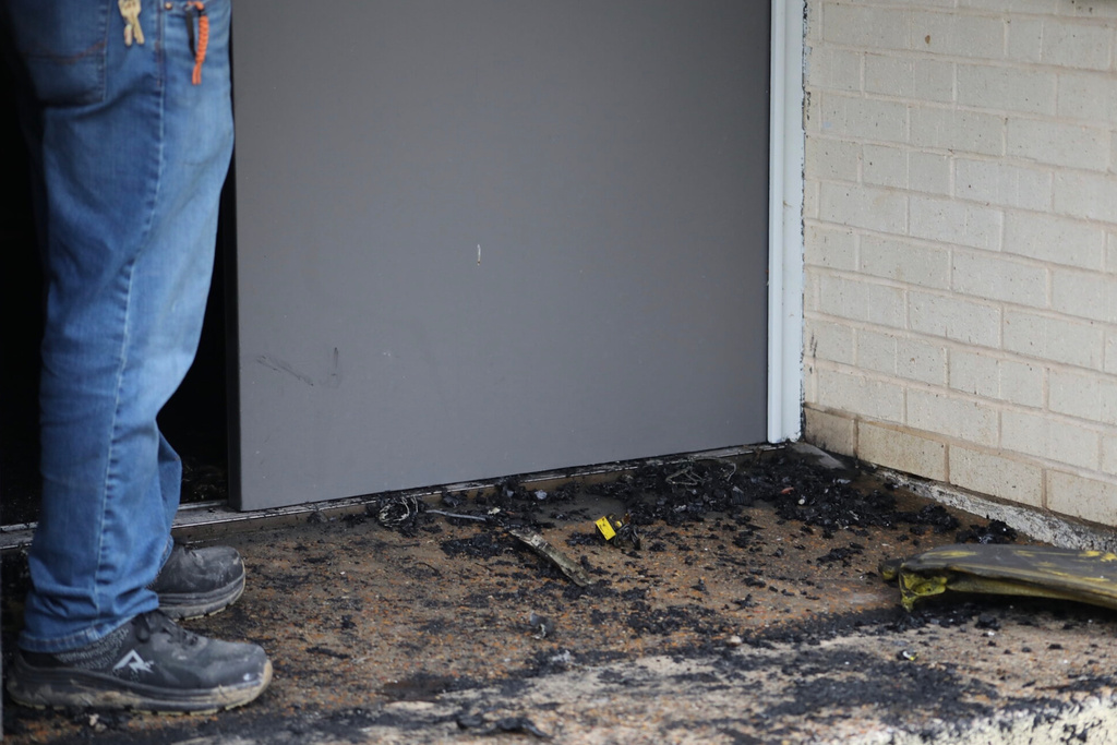 Suspect arrested after fire burns oldest Mississippi synagogue
