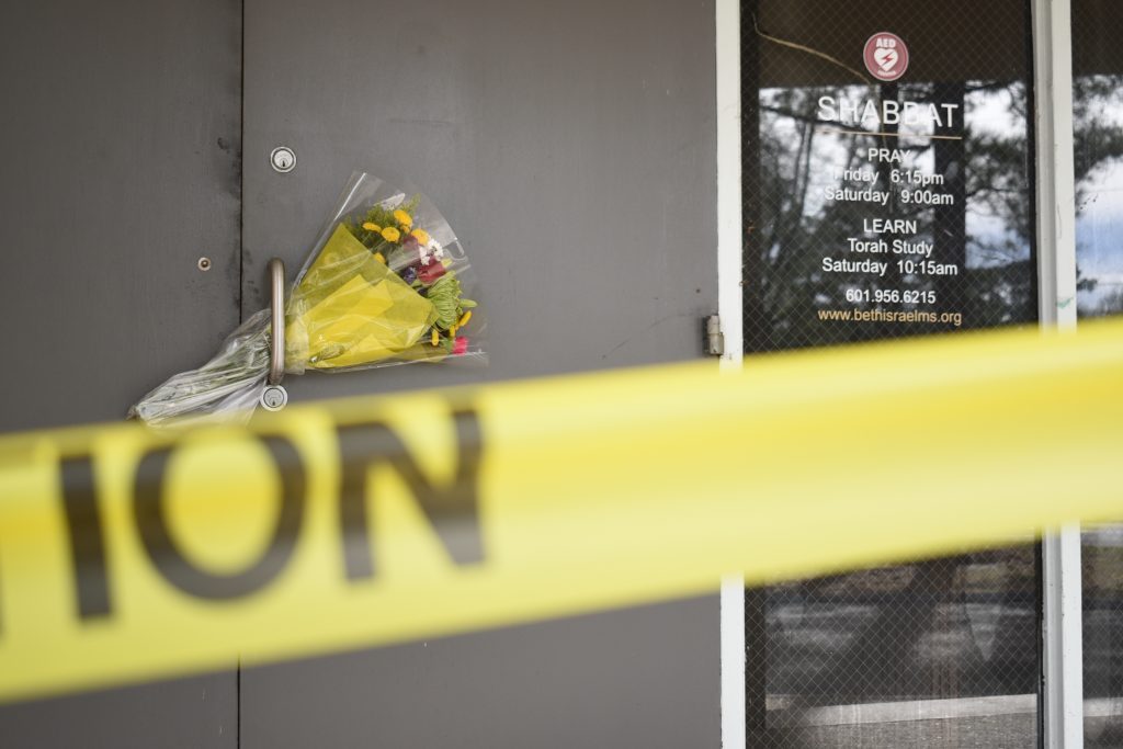 How the internet breeds extremism