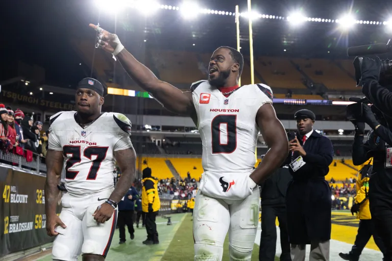Azeez al-Shaair in eye black