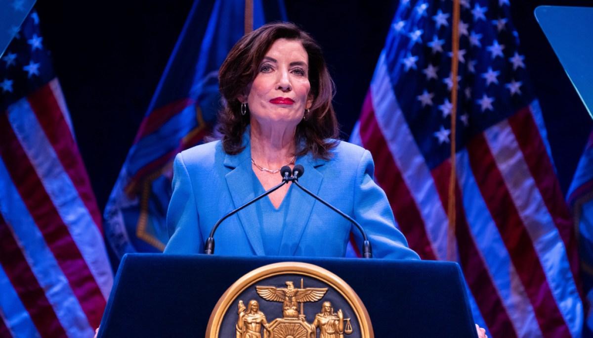 Hochul introduces bill to curb local police and ICE cooperation