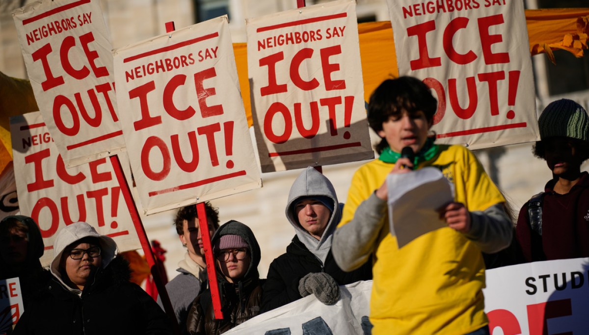Democrat-led states push anti-ICE bills that may violate supremacy clause